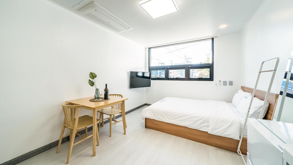 Basic Room, 1 Bedroom (202) - Photo 10