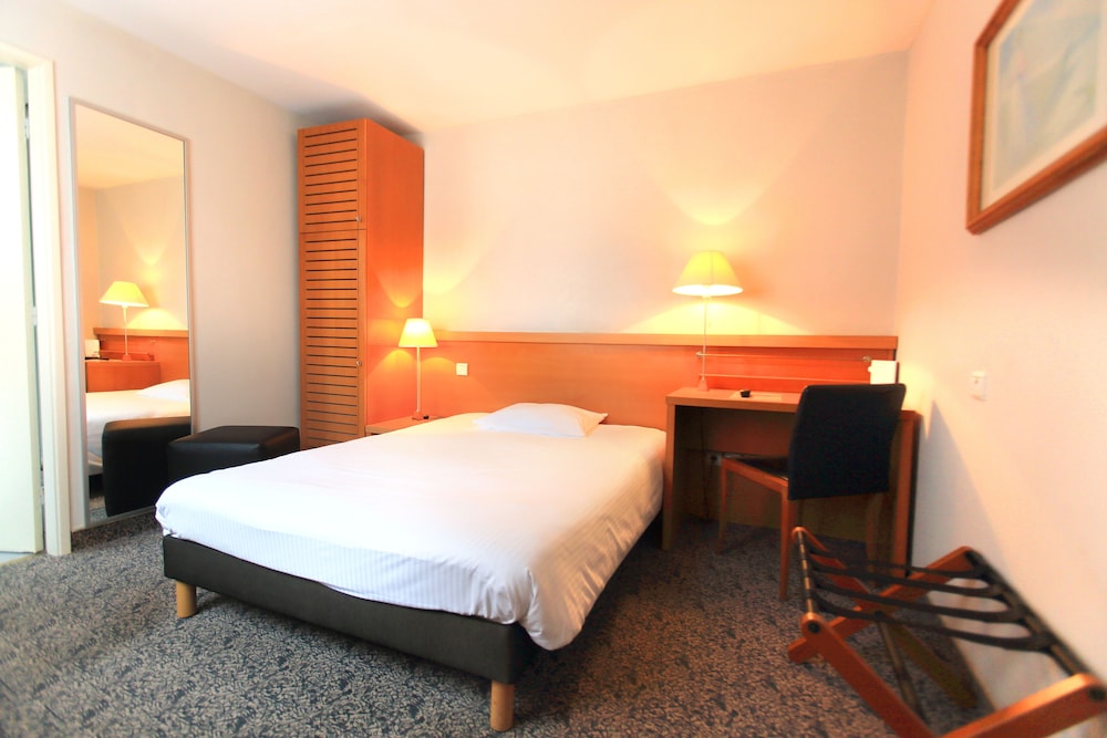 Double Room (Faidherbe) photo 1