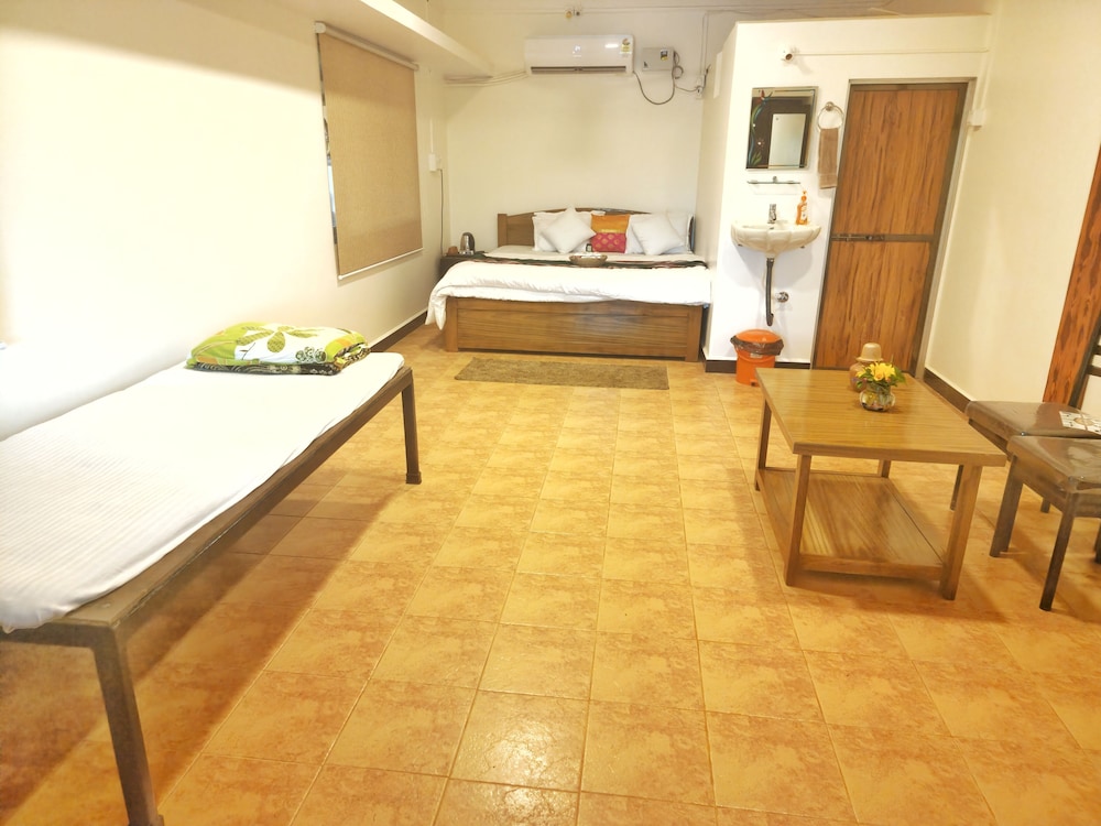 Deluxe Quadruple Room, Balcony, Garden View photo 1