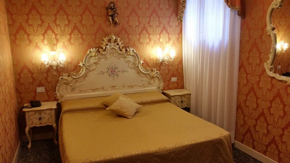 Classic Double Room photo 1