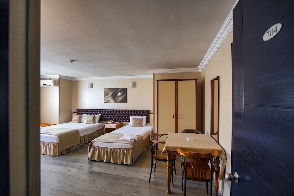 Quadruple Room photo 2