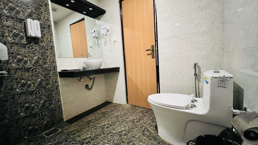 Deluxe Triple Room - Photo 5