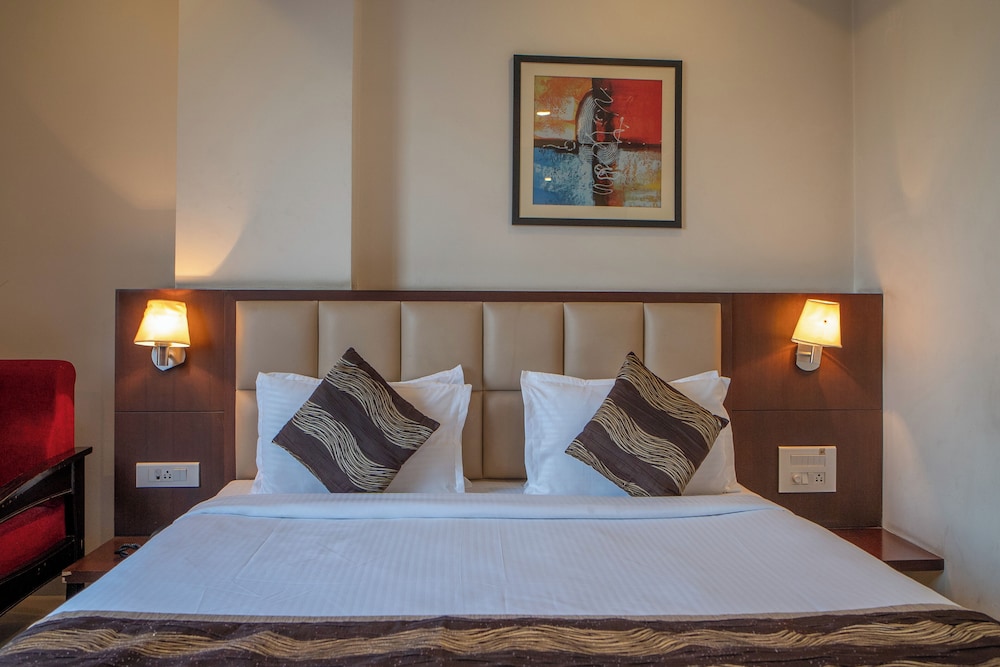 Deluxe Room - Photo 5