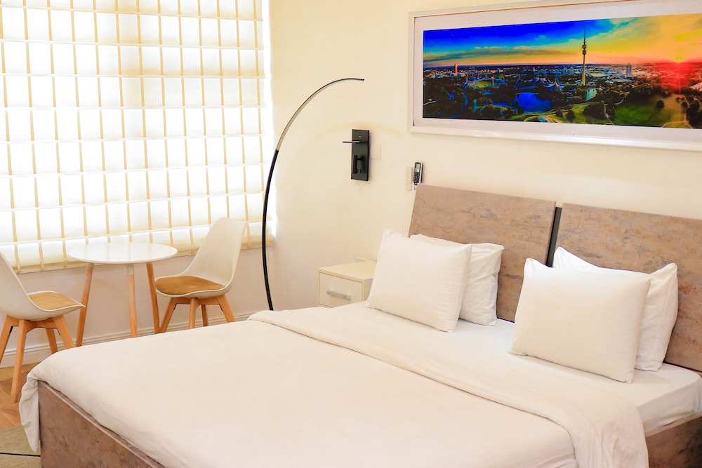Deluxe Suite photo 2