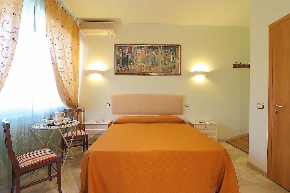Standard Room photo 3