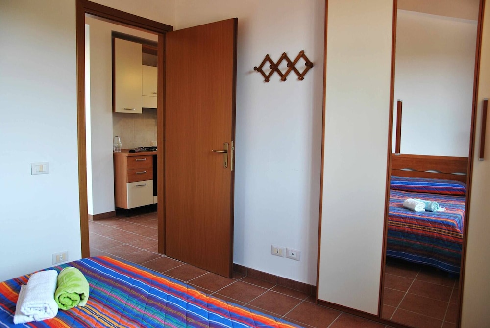 House, 1 Bedroom, View photo 3