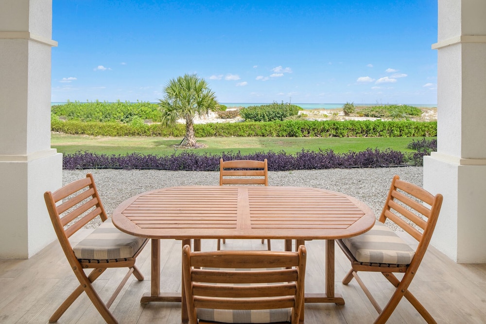 Deluxe Suite, 2 Bedrooms, Partial Ocean View (Recently Renovated) - Photo 4