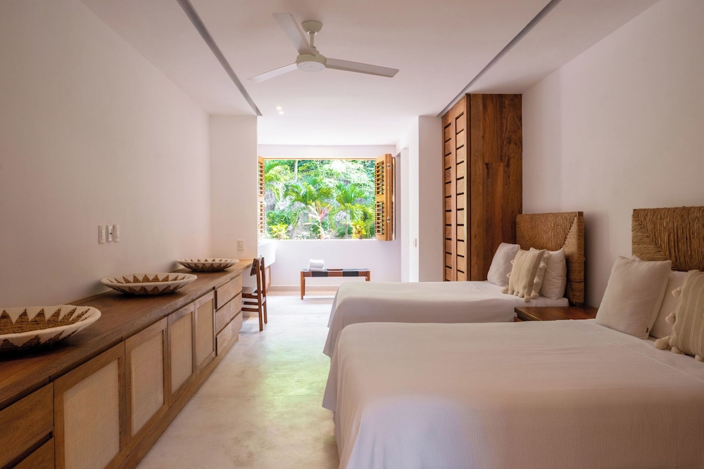 Deluxe Room, Multiple Beds, Terrace, Ocean View (Three Bedroom Residence 113) photo 3