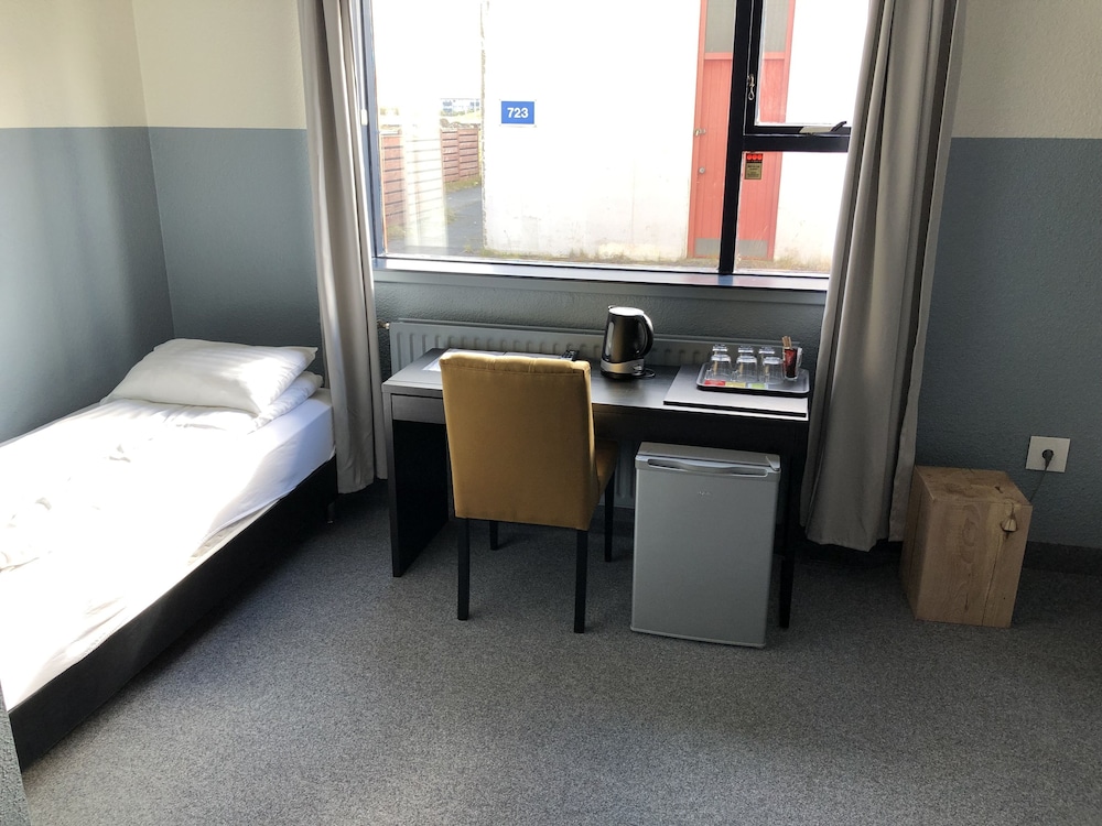 Premium Triple Room with 3 Single Beds photo 2