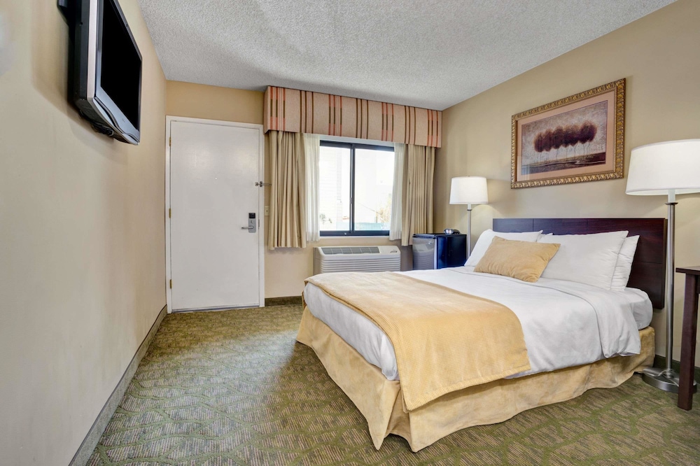 Room, 1 Queen Bed, Accessible, Non Smoking
