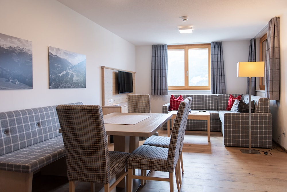 Executive Studio Suite