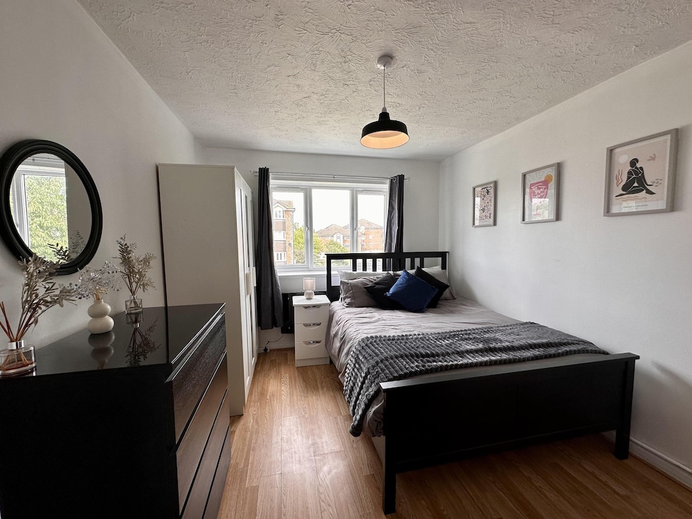 Apartment photo 2
