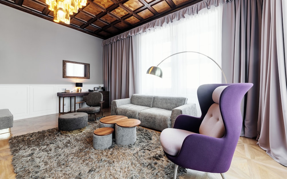 Suite - Photo 6