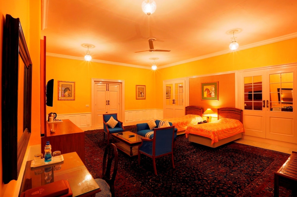 Deluxe Room - Photo 13