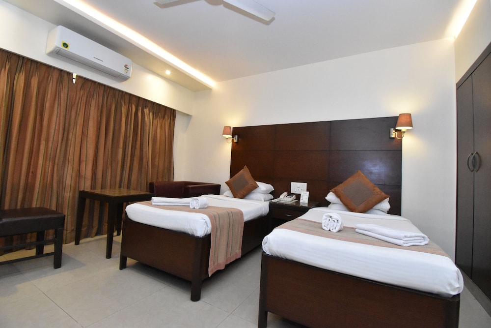 Executive Room - Photo 7