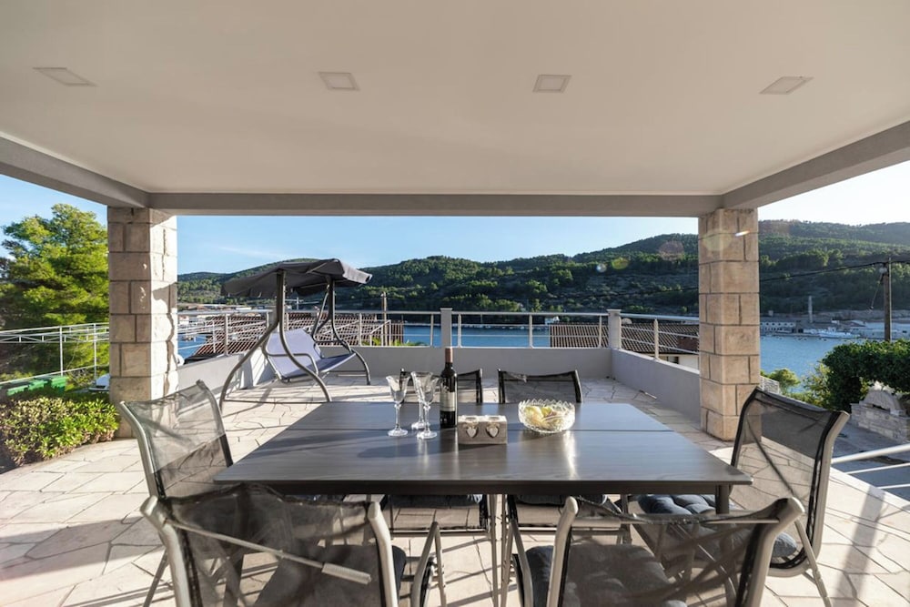 Family Apartment, 2 Bedrooms, Sea Facing (Sea View Apartment Doris) photo 2
