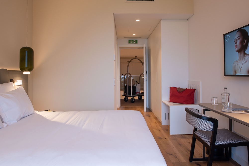 Superior Double Room, Partial Sea View - Photo 1