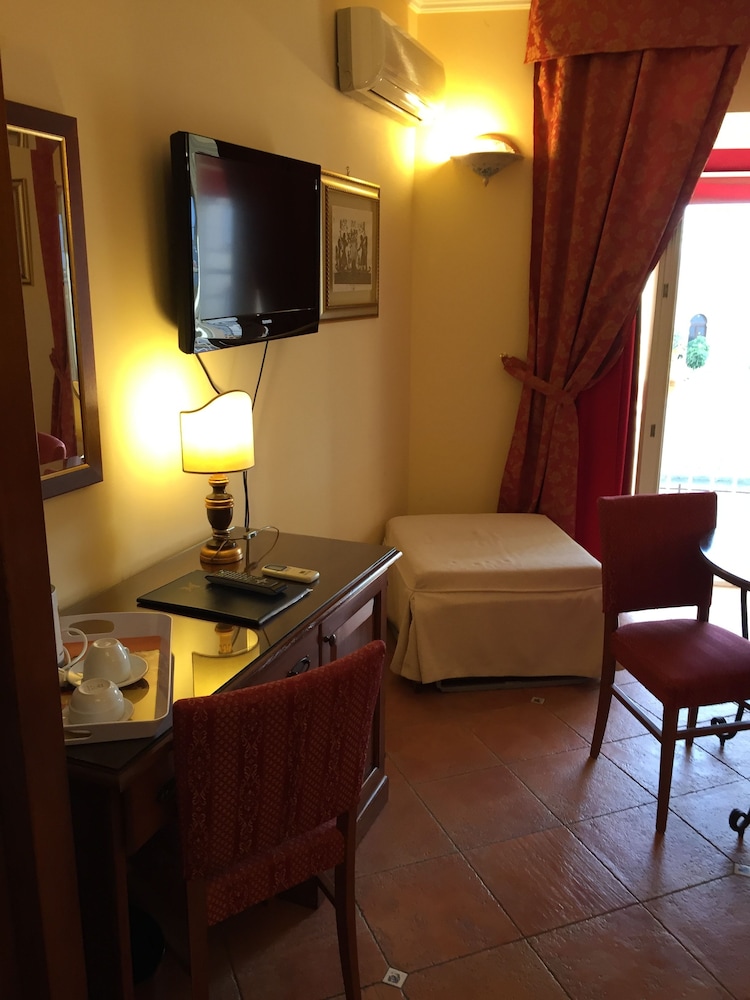 Comfort Triple Room (up to 4 people) - Photo 8