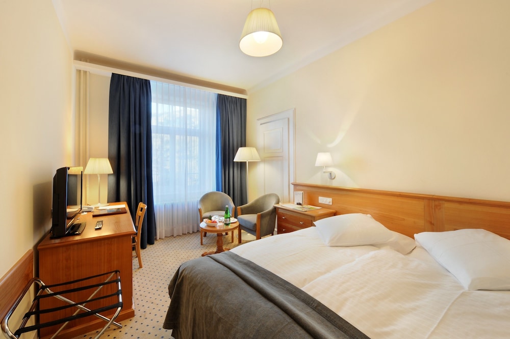 Double Room (Small) photo 2