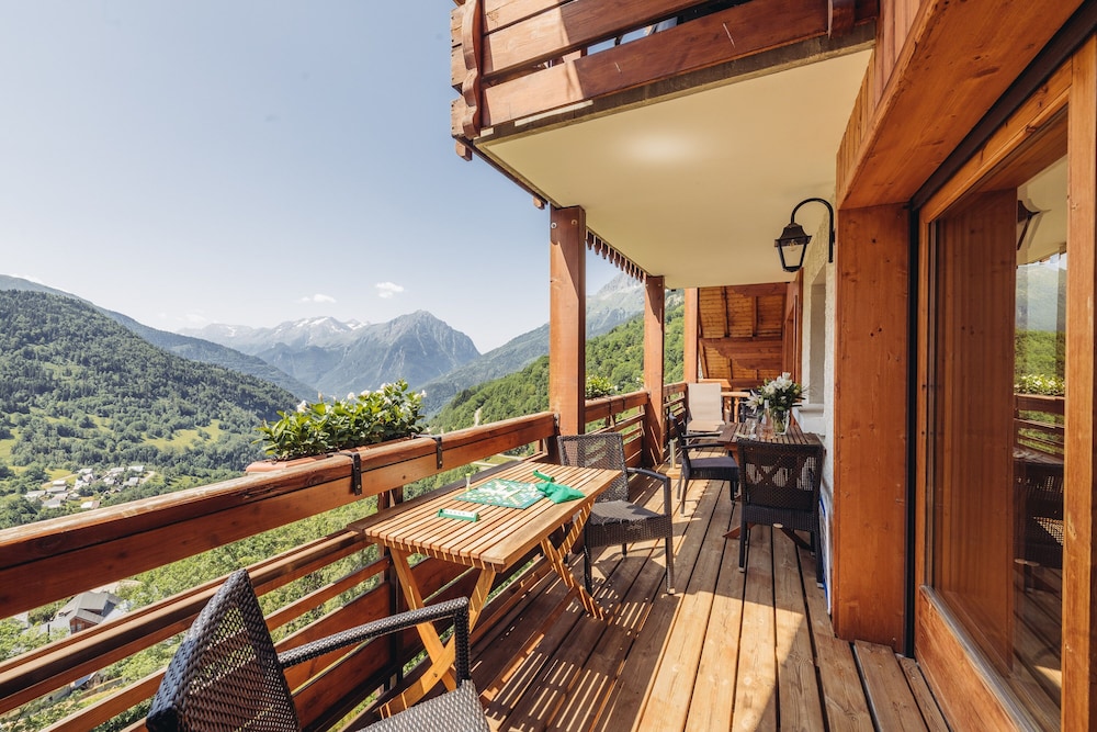 Deluxe Apartment, 3 Bedrooms, Mountain View photo 2