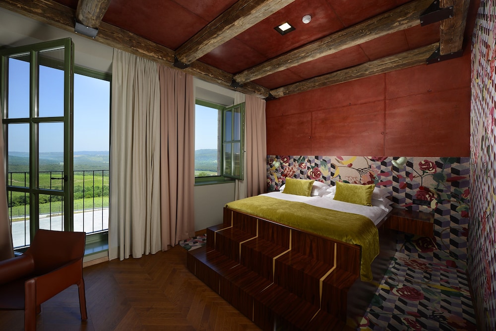 DELUXE ROOM VALLEY VIEW - Photo 1