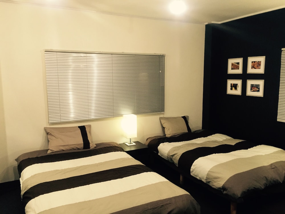 Quadruple Room, Shared Bathroom photo 2