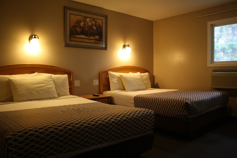 Room, 2 Queen Beds, Accessible, Microwave photo 1