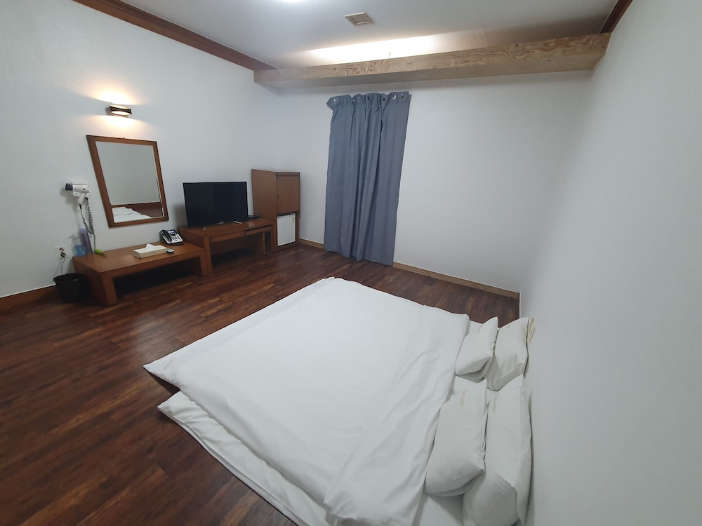 Standard Ondol Room photo 3