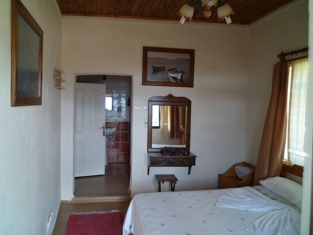 Standard Room photo 2
