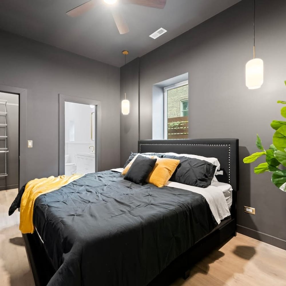 Chic 4-bedroom Haven Designer s Dream Home, Photo 24