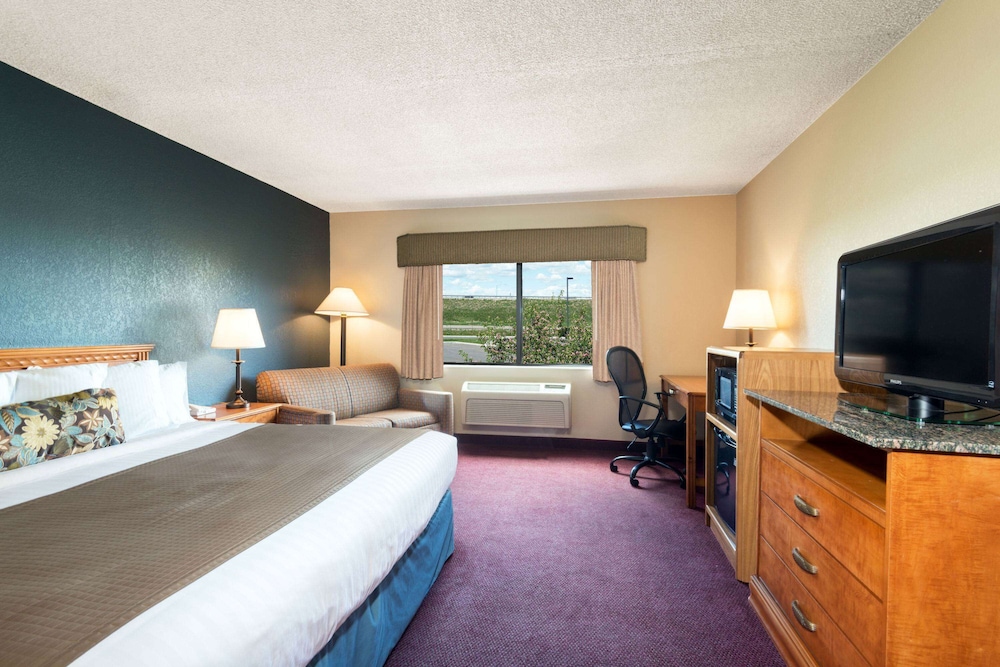 Suite, 1 King Bed, Non Smoking