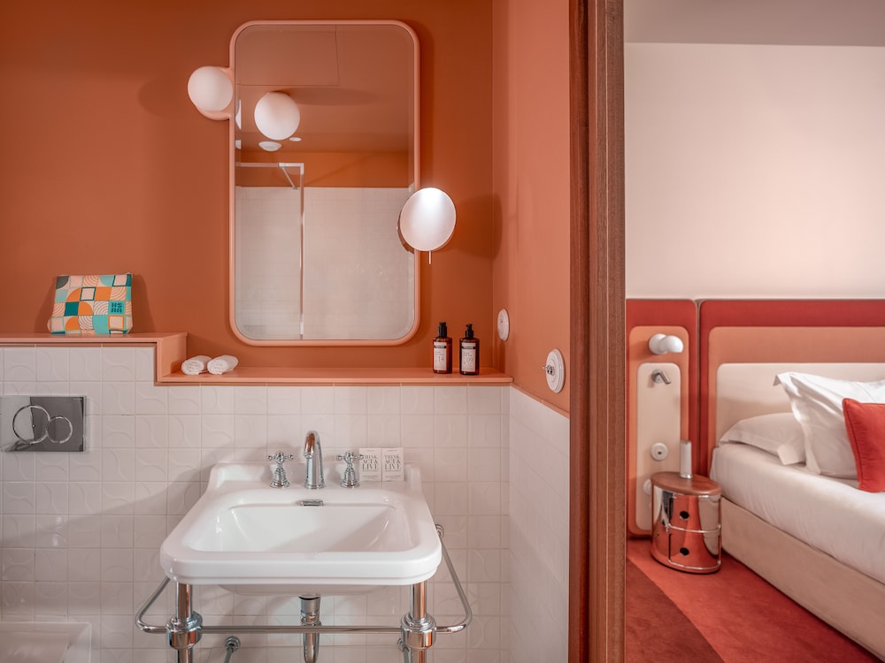Deluxe Double or Twin Room photo 2