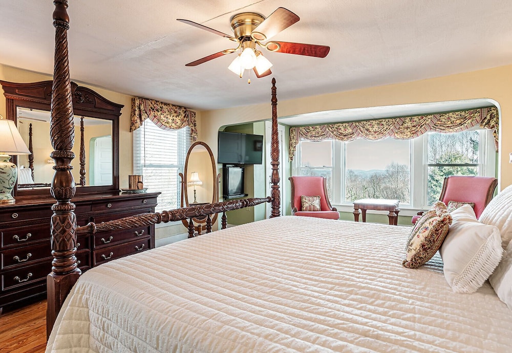 Regal Room