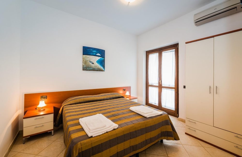 Standard Apartment, 2 Bedrooms, Balcony, Sea View photo 1