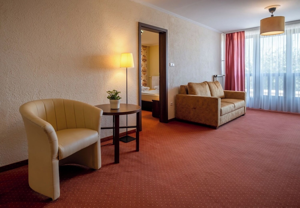 Junior Suite, Multiple Beds, Non Smoking photo 3