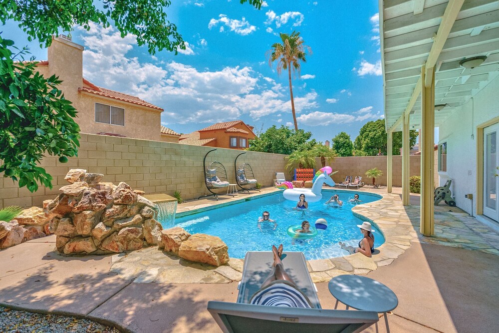 Desert 6BR Pool BBQ Games Parking - S1, 사진 5
