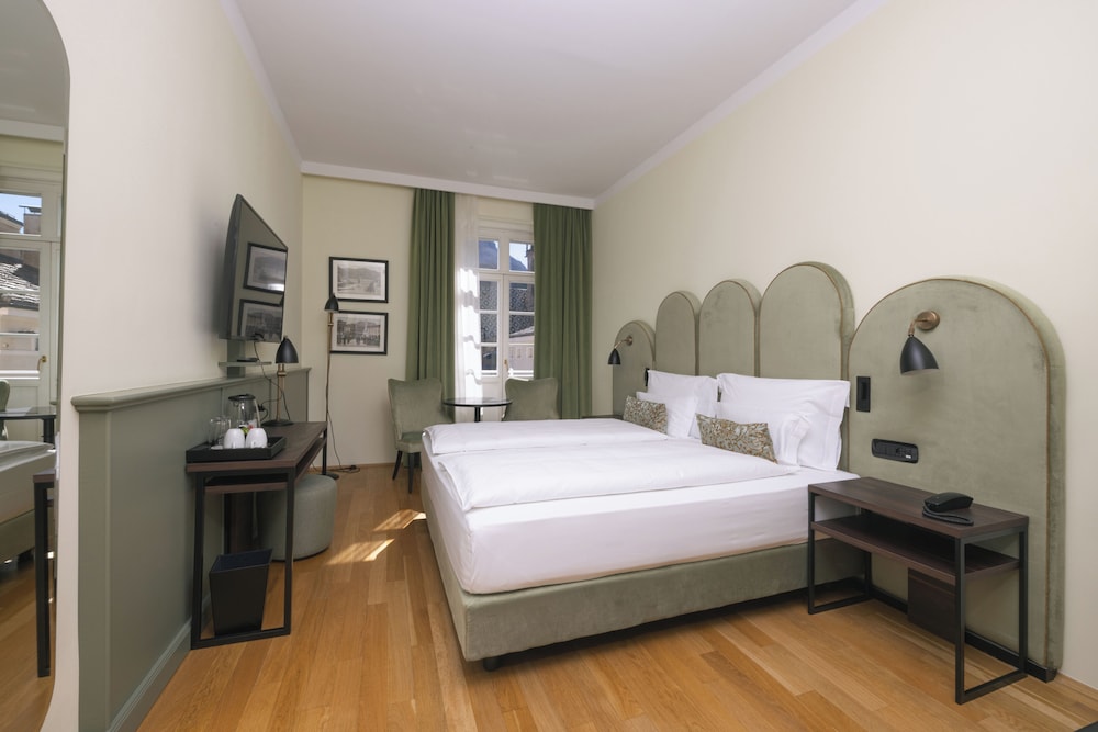 Deluxe Room - Photo 1