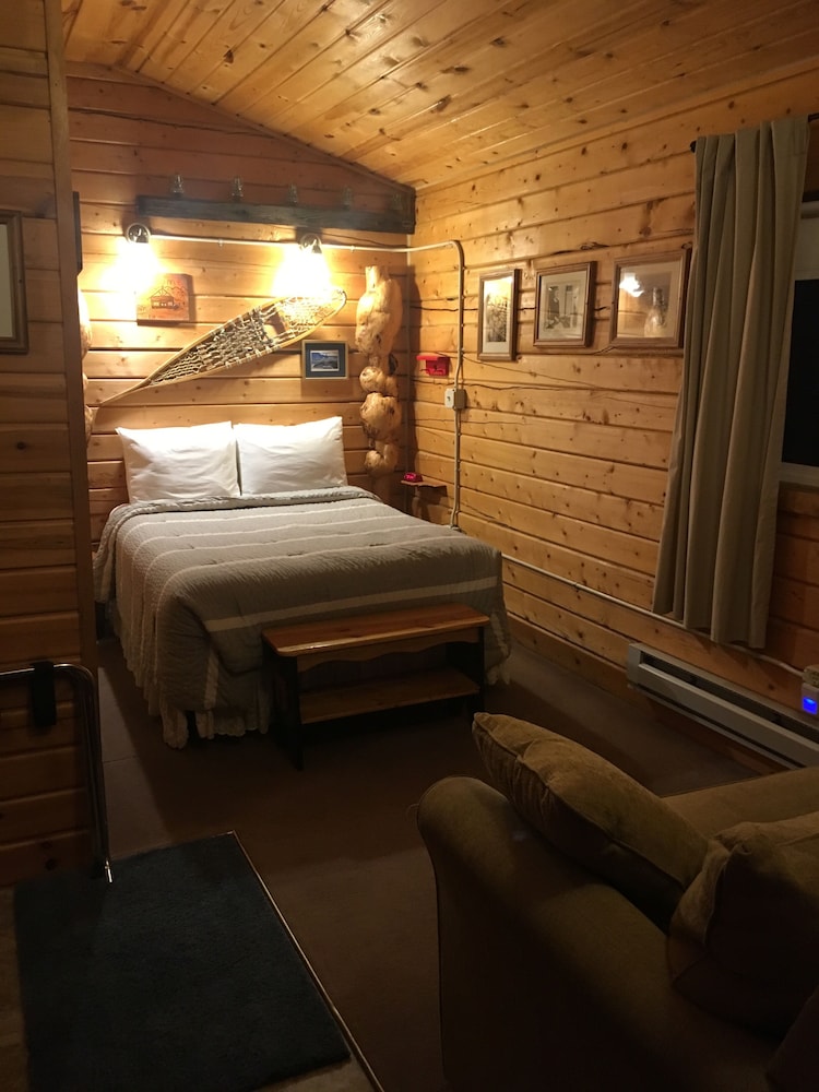 Cabin (Two Room)