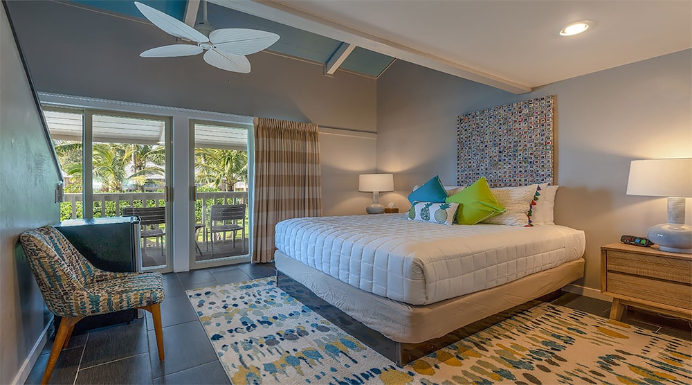 Beach House Suite (2nd Floor, Stair Access Only)