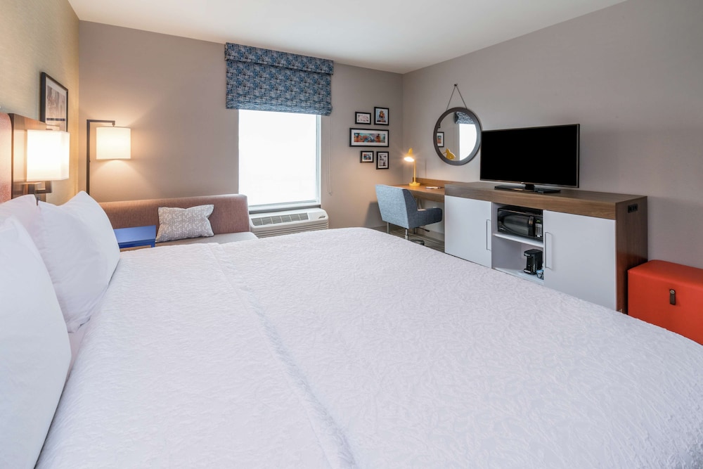 Room, 1 King Bed, Accessible, Bathtub photo 3