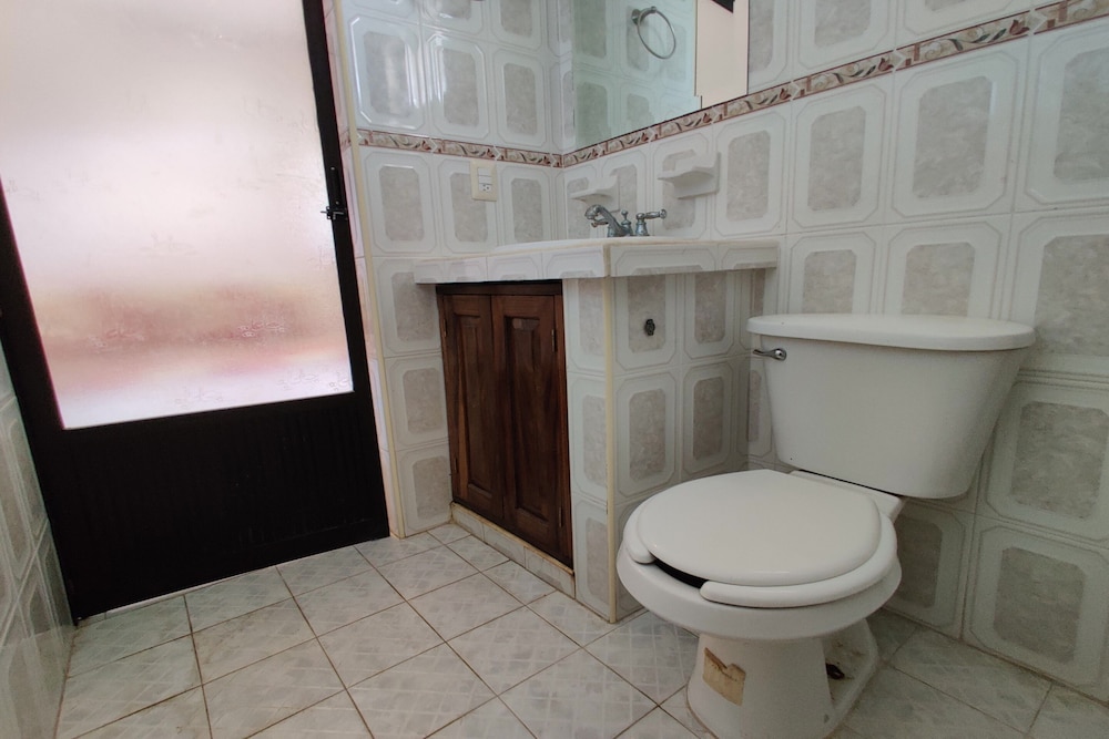 Standard Room - Photo 8