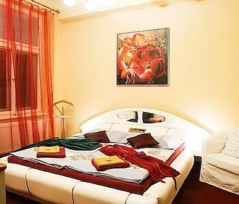Single Room photo 3