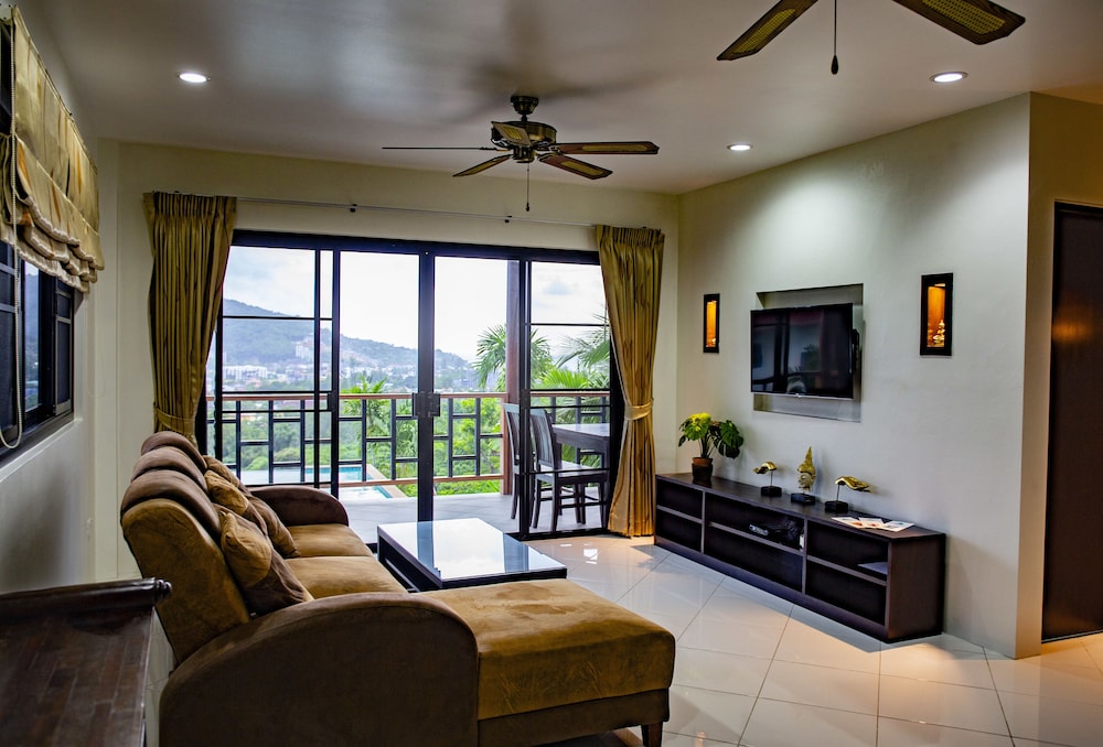 Sea View Suite photo 1