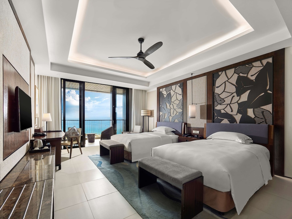Deluxe Ocean View Twin Bed Room