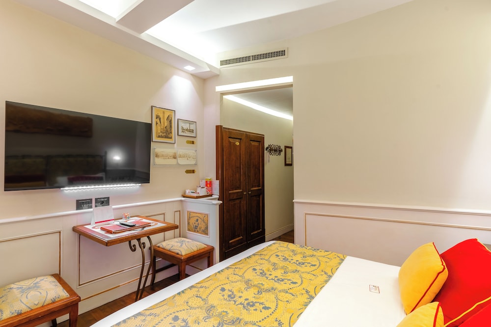 Classic Double or Twin Room - Photo 24