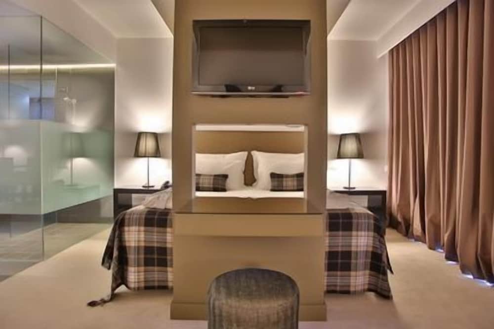 Deluxe Suite, River View photo 2