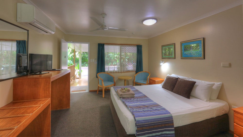 Standard Studio, 1 Queen Bed (Superior Queen Room) photo 2