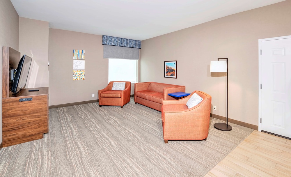 Suite, 1 King Bed, Non Smoking - Photo 7