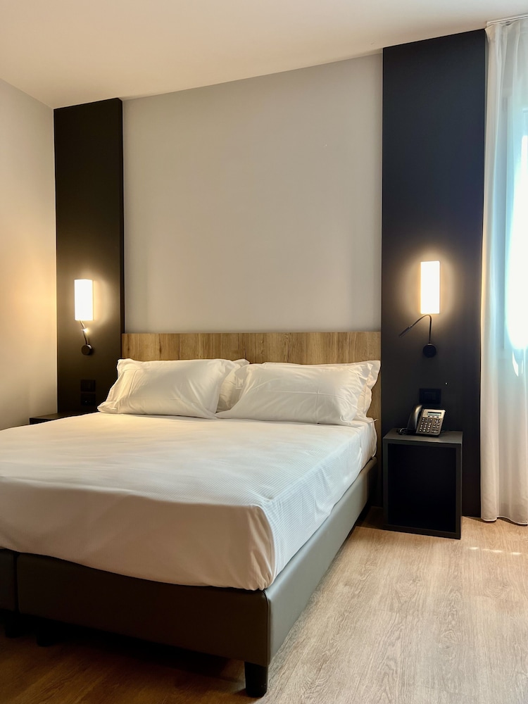Superior Double Room - Photo 1