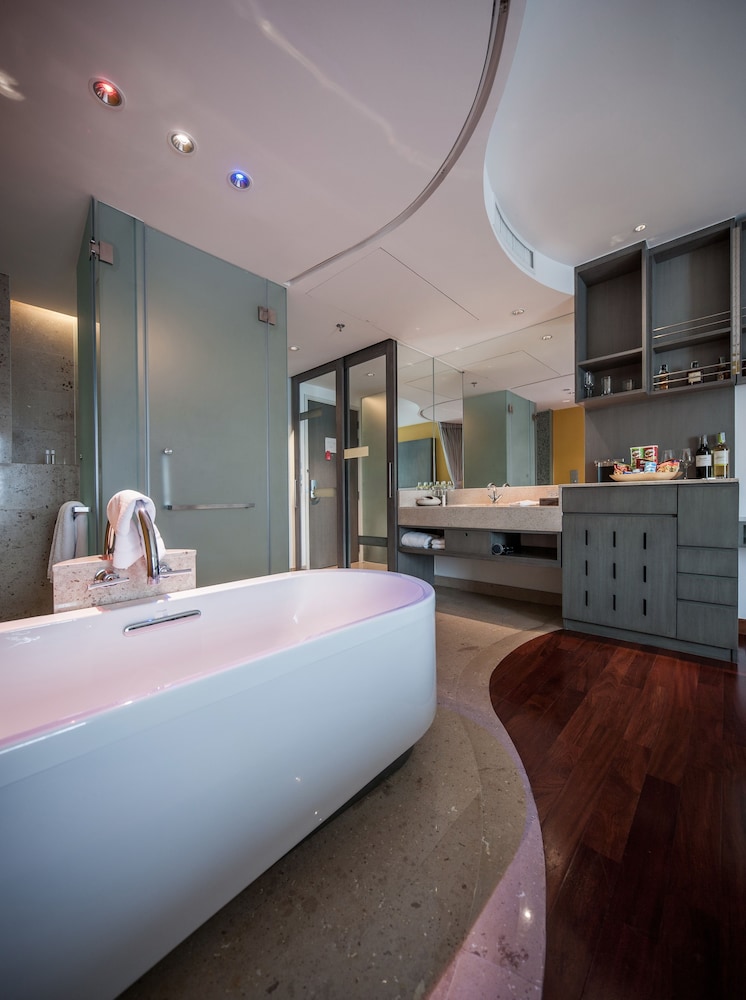Superior Room (Extra Radiance Double Room) thumbnail 6